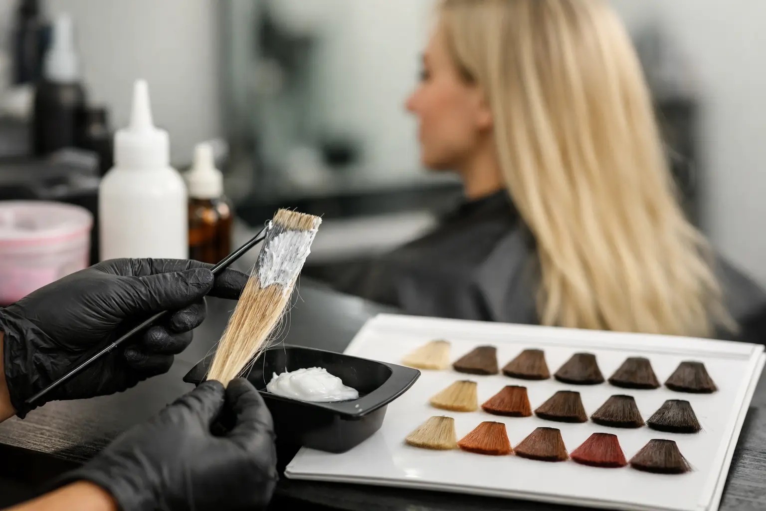 Qué tener en cuenta antes de hacerte mechas o coloración en la peluquería